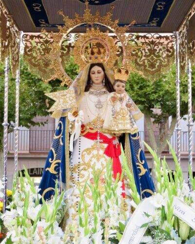 fiestas-patronales-2022-ofrenda-beatriz-1-400x500-standard-dr4u1f.jpg