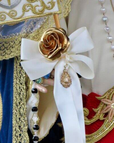 fiestas-patronales-2022-ofrenda-beatriz-6-400x500-standard.jpg