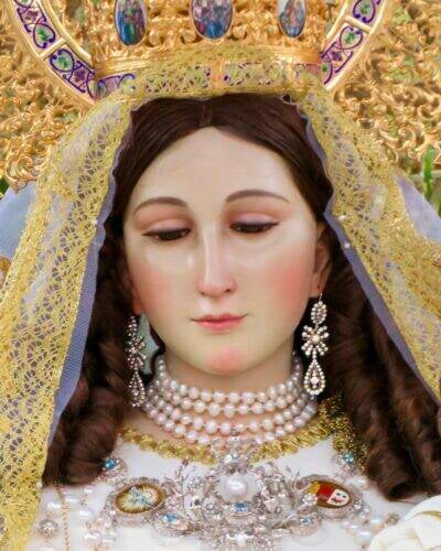 fiestas-patronales-2022-ofrenda-beatriz-7-400x500-standard.jpg