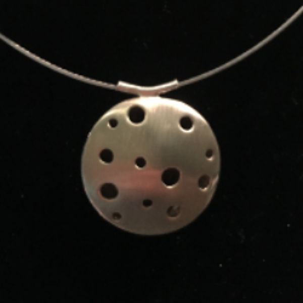 Zilveren 925 hanger, gematteerd bol, achterkant glanzend