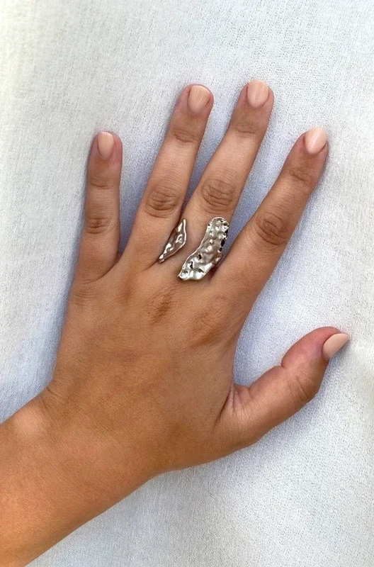 Bague large acier inoxydable martelée