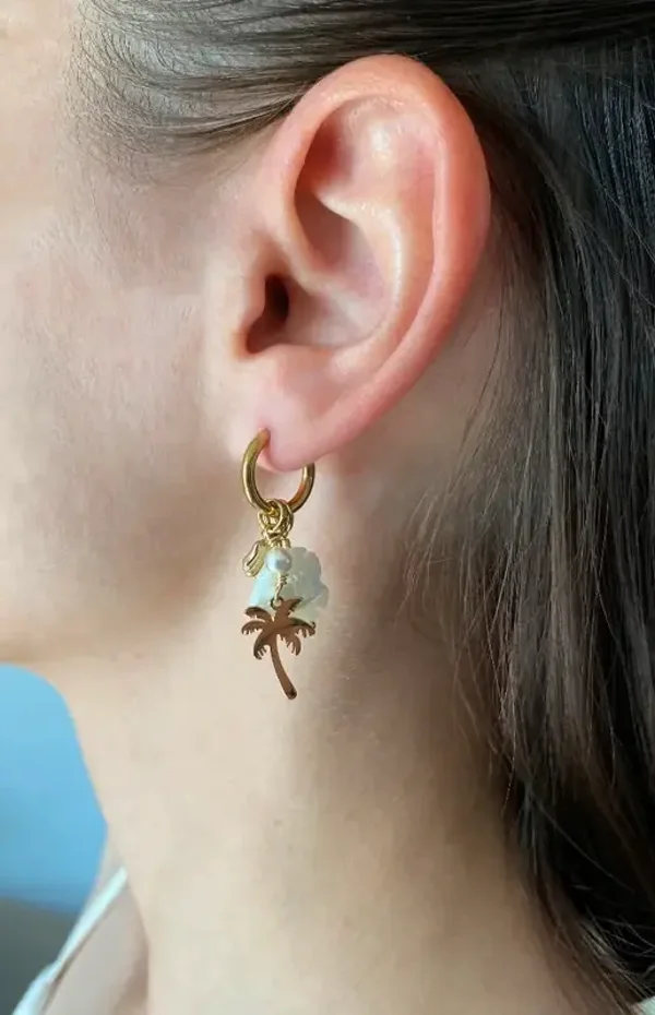 Boucles d’oreilles mini créoles palmier et cœur nacré