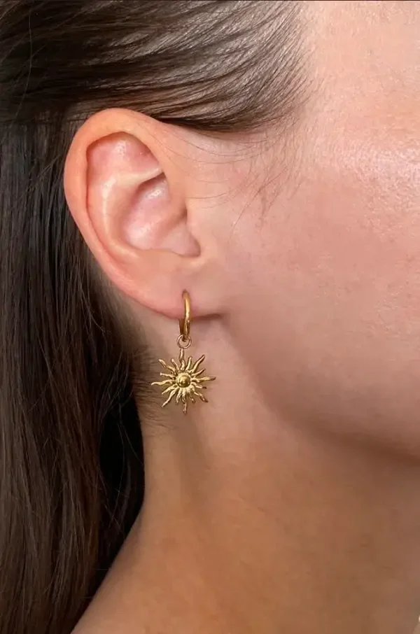 Boucles d’oreilles mini créoles soleil