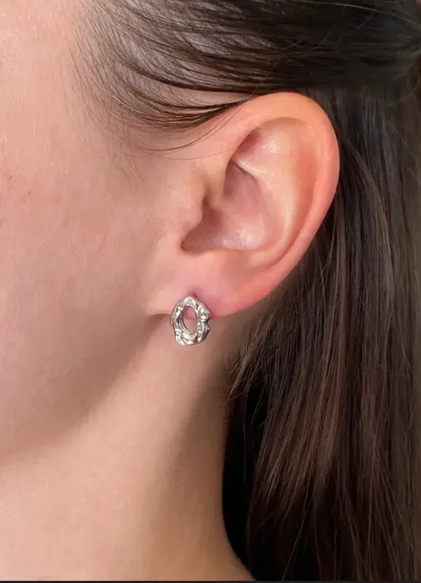 Boucles d'oreilles asymétrique martelées