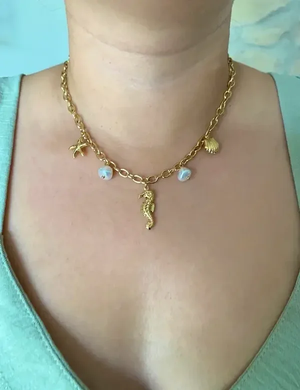 Collier acier inoxydable doré marins hippocampe et perles