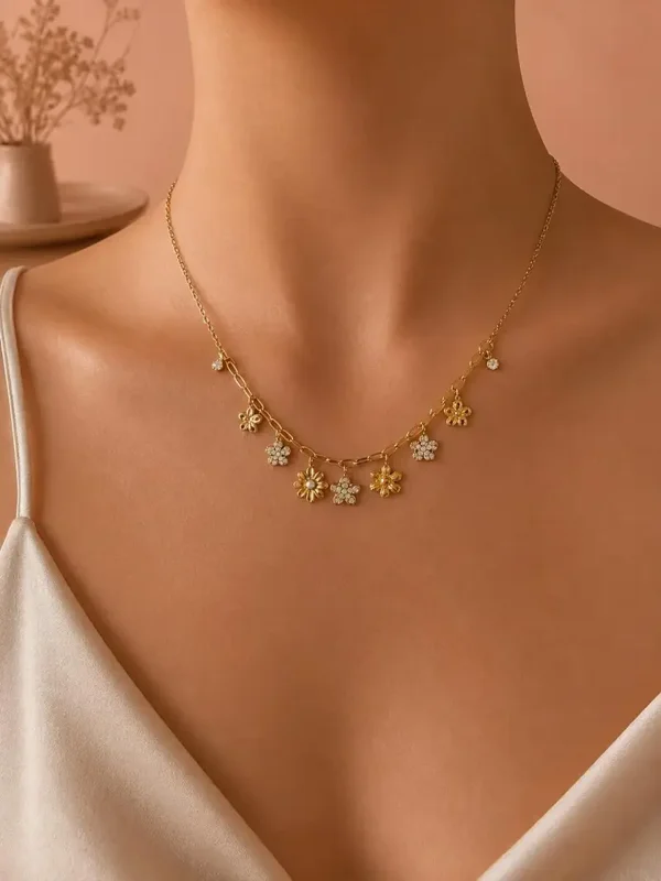 Collier ras du cou fleurs mixtes serties et lisses