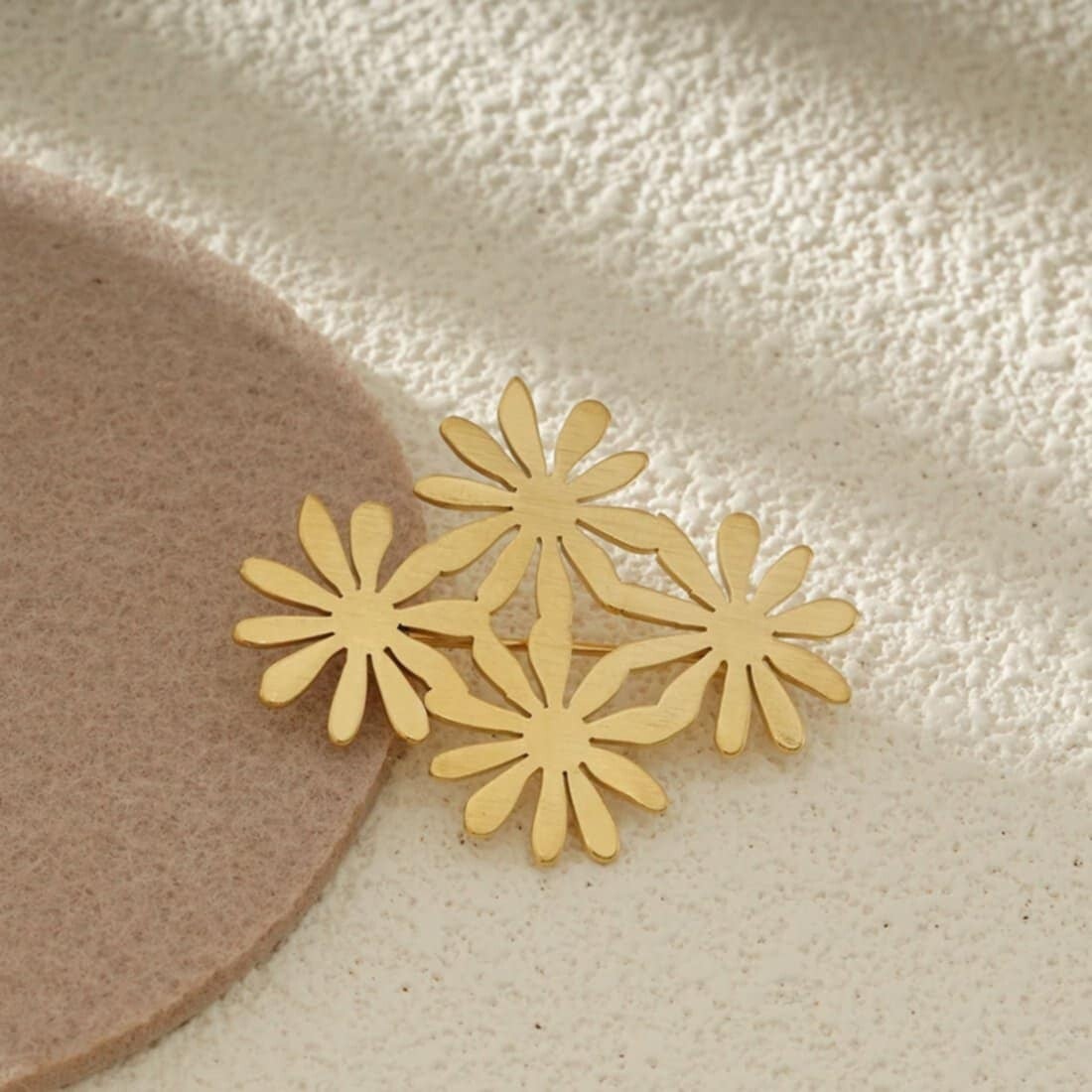 Broche acier inoxydable bouquet de fleurs