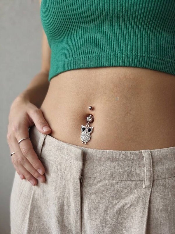 Piercing nombril hibou en acier et strass