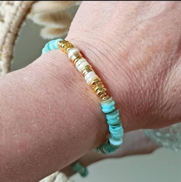 Bracelet élastique nacre et métal doré