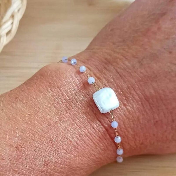 Bracelet fin perle nacrée et perles de verre
