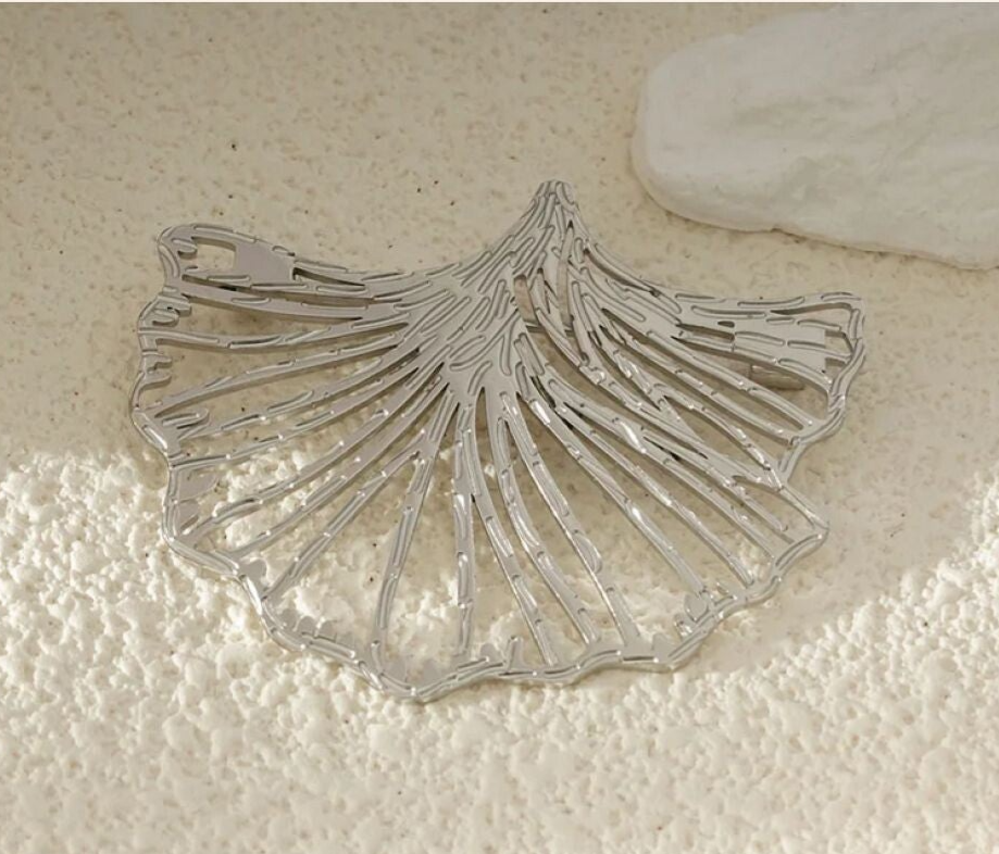 Broche acier inoxydable feuille de Gingko filigrane