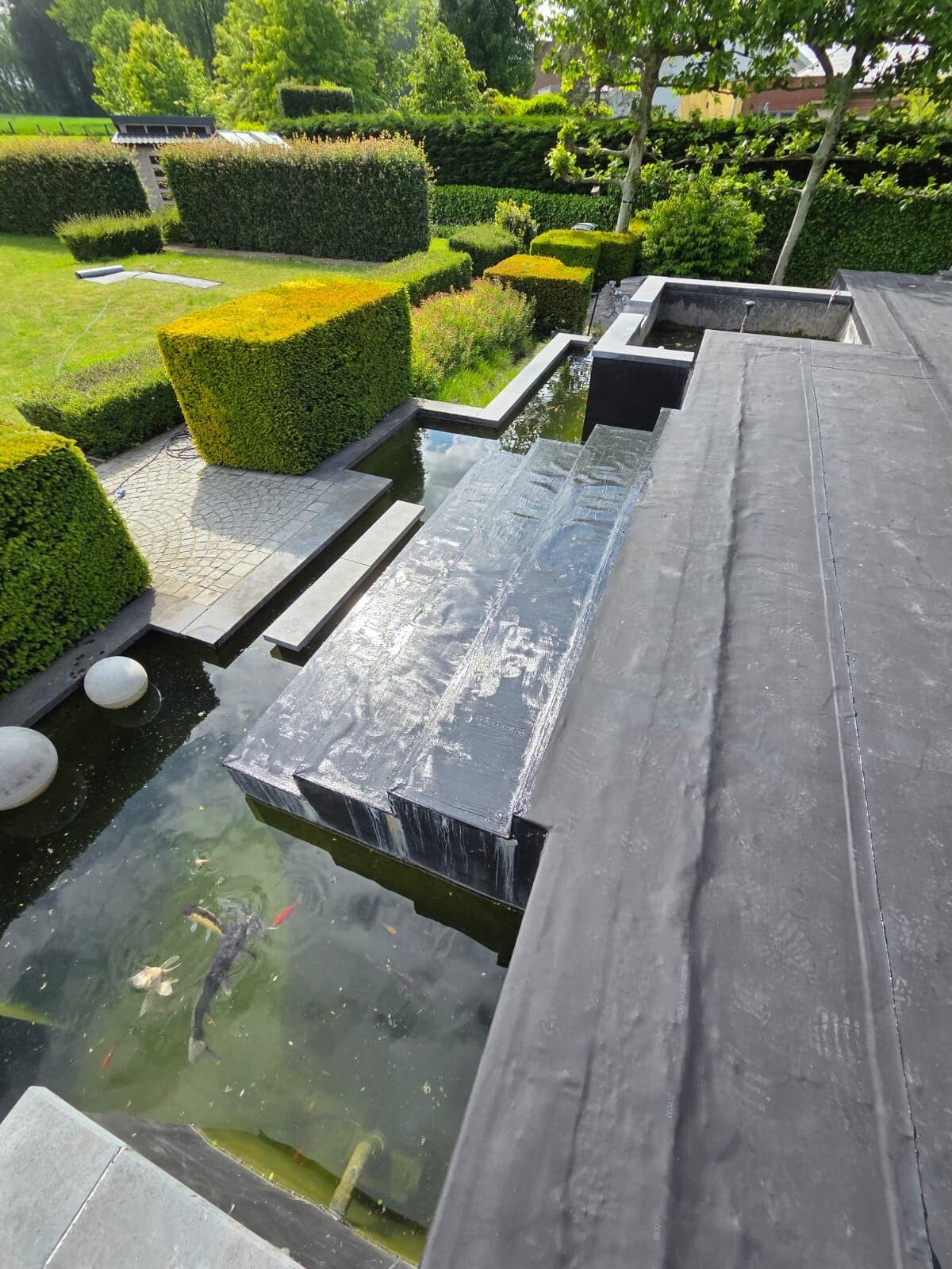 Herstellen en waterdicht maken terras resitrix Jonas Maegdewinkel