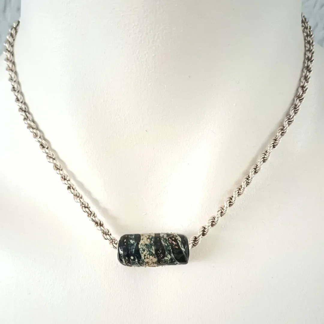 Hanger staaf model afgewerkt met sterling zilver