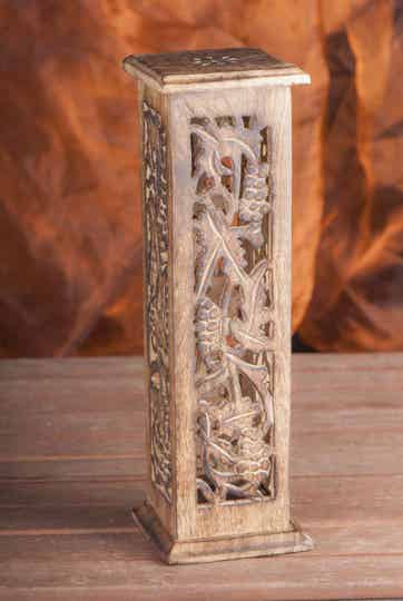 Räucherturm Shrinagar, braun