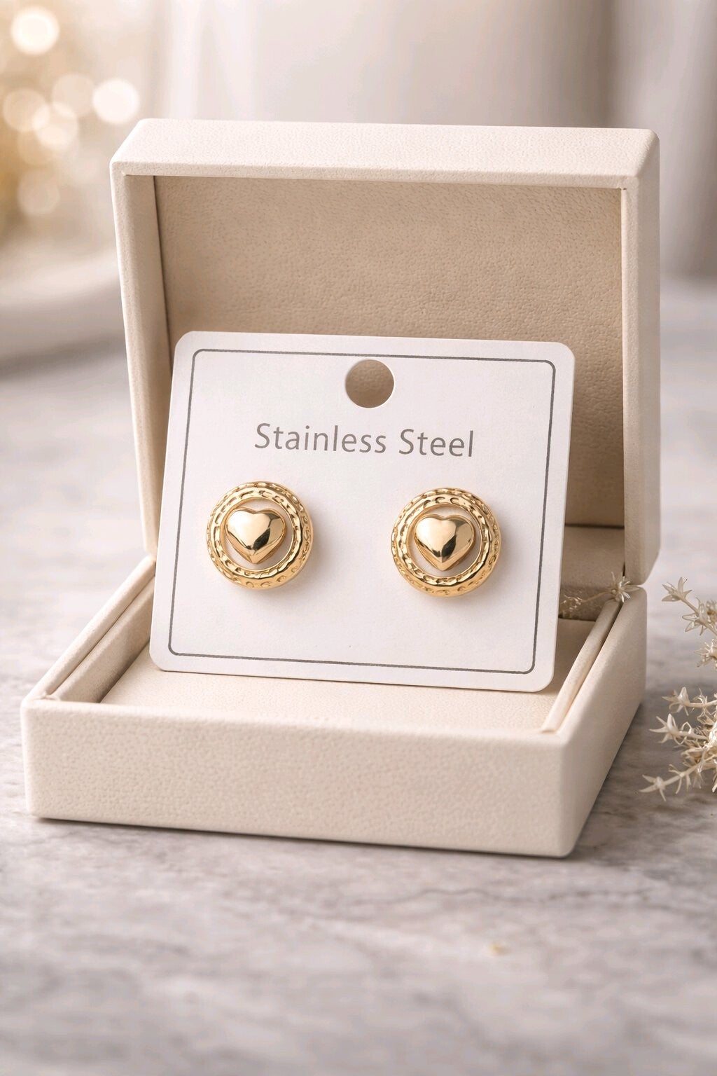 Pendientes corazón dorado