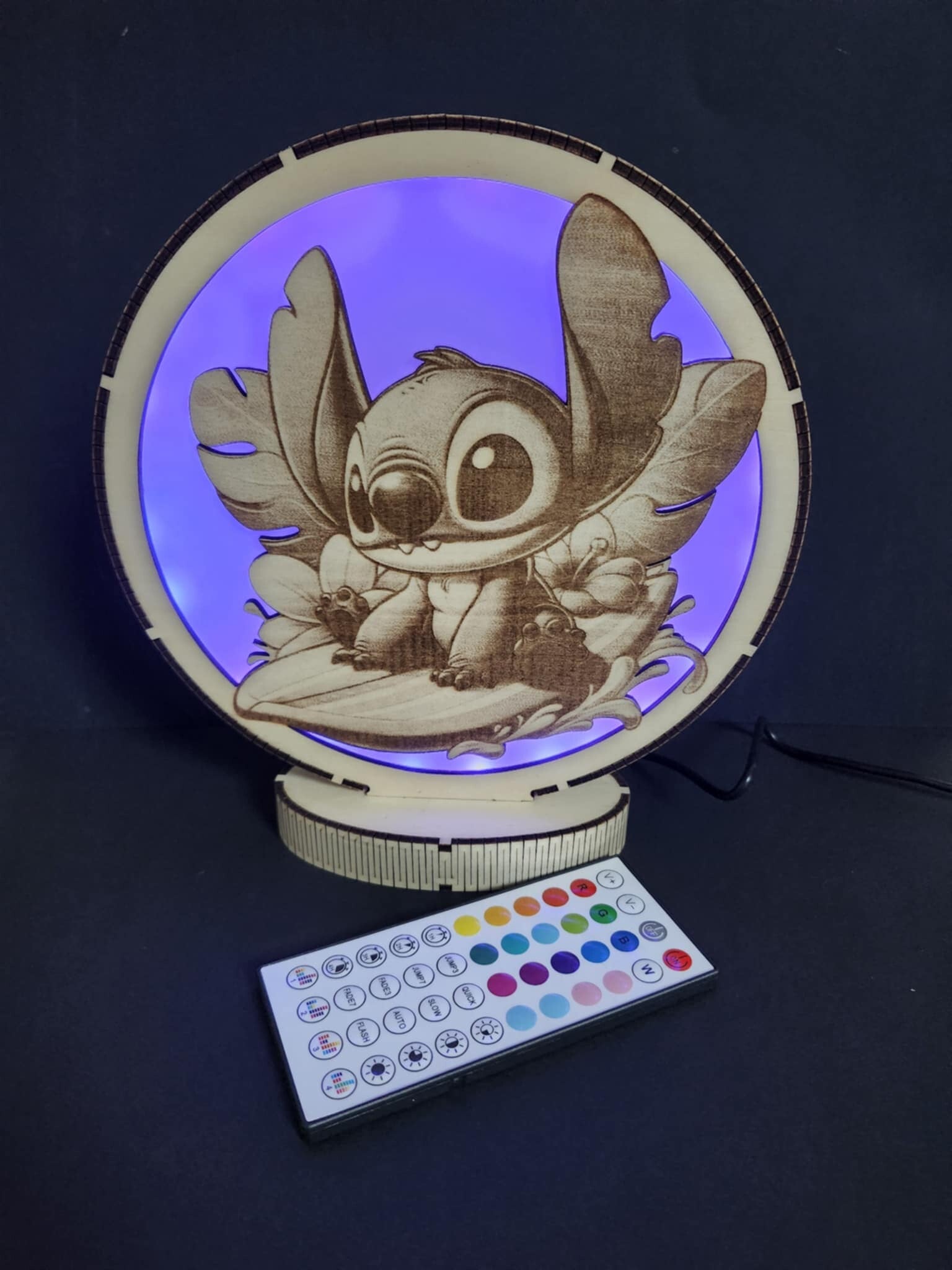 Veilleuse Stitch Surfeur