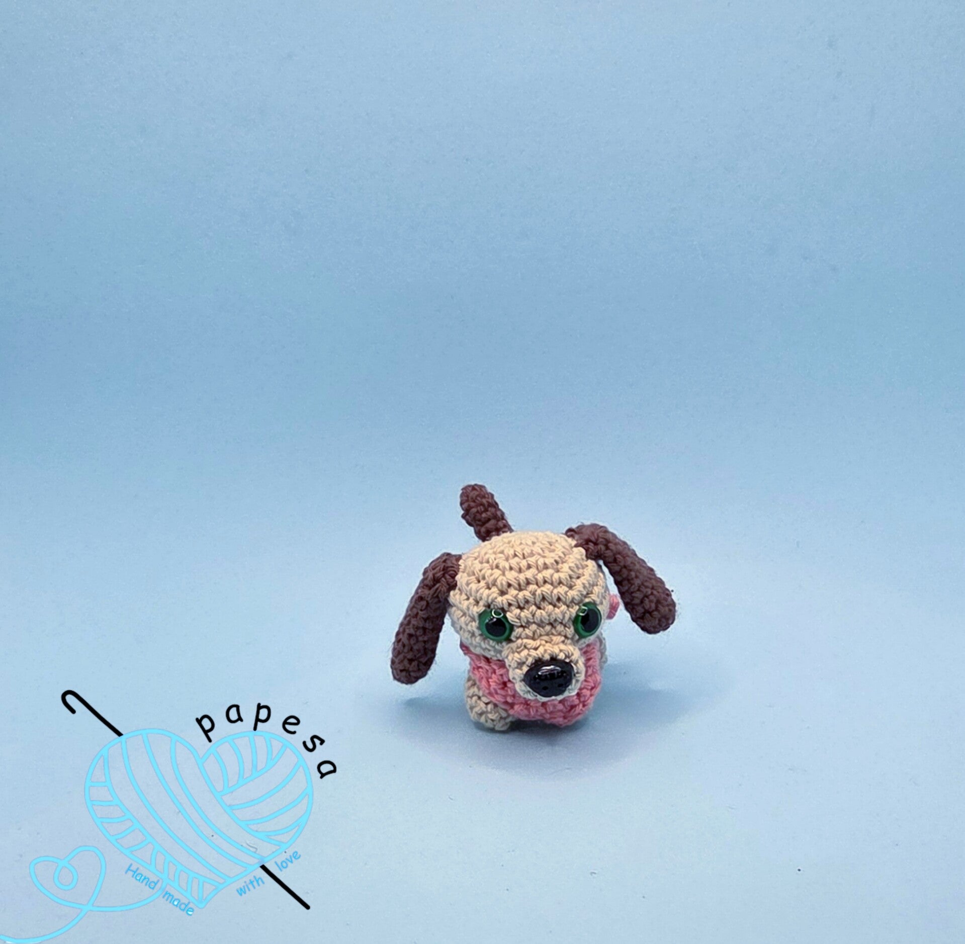 Helena der Hund – Mini Amigurumi 6cm | Handgehäkelte Deko aus Bio-Baumwolle | Süßes Geschenk