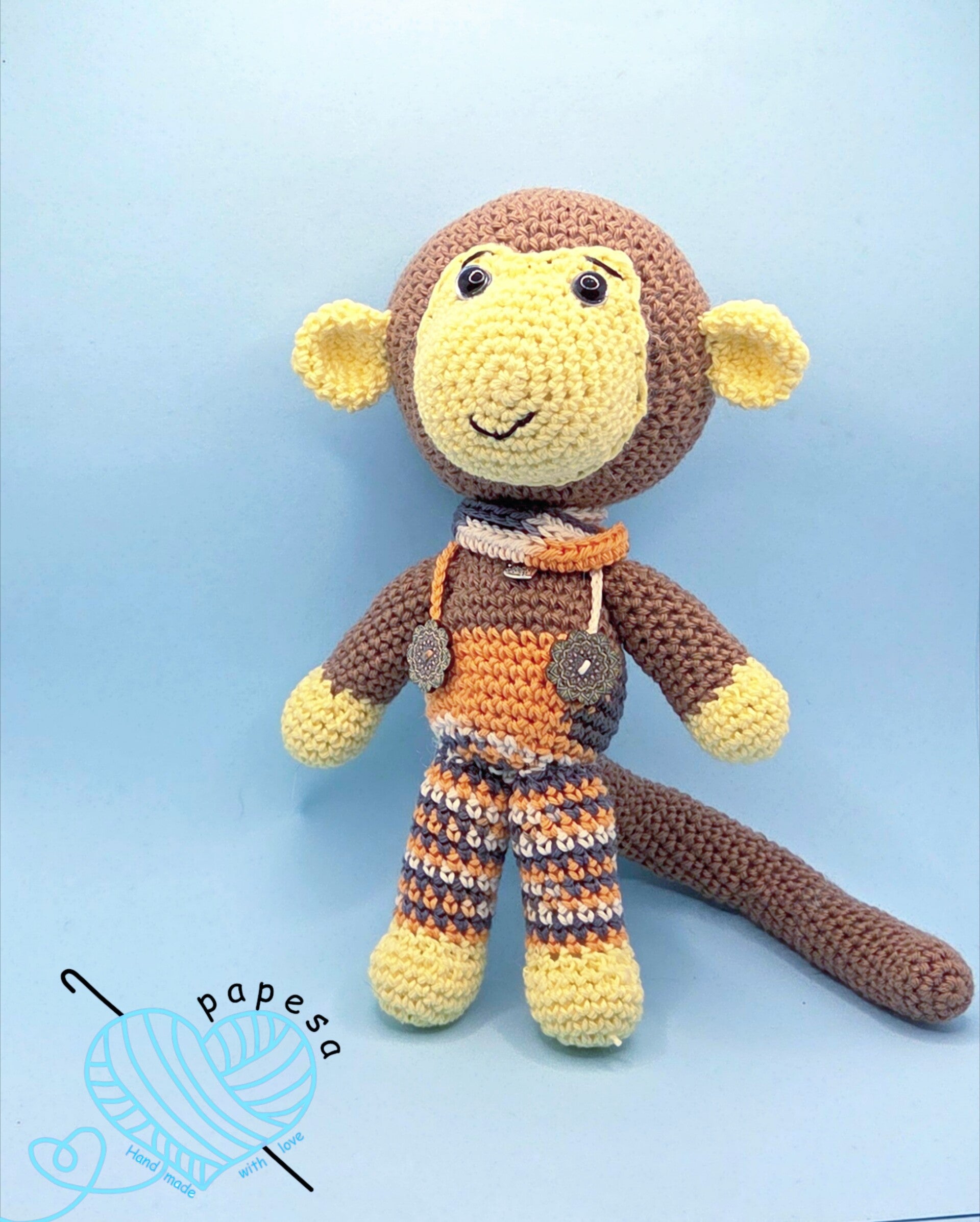 Aaron der Affe – Handgehäkelter 20 cm Affe • Abenteuerlustiges Amigurumi • Liebevolles Geschenk • niedlich, weich & liebevoll gemacht