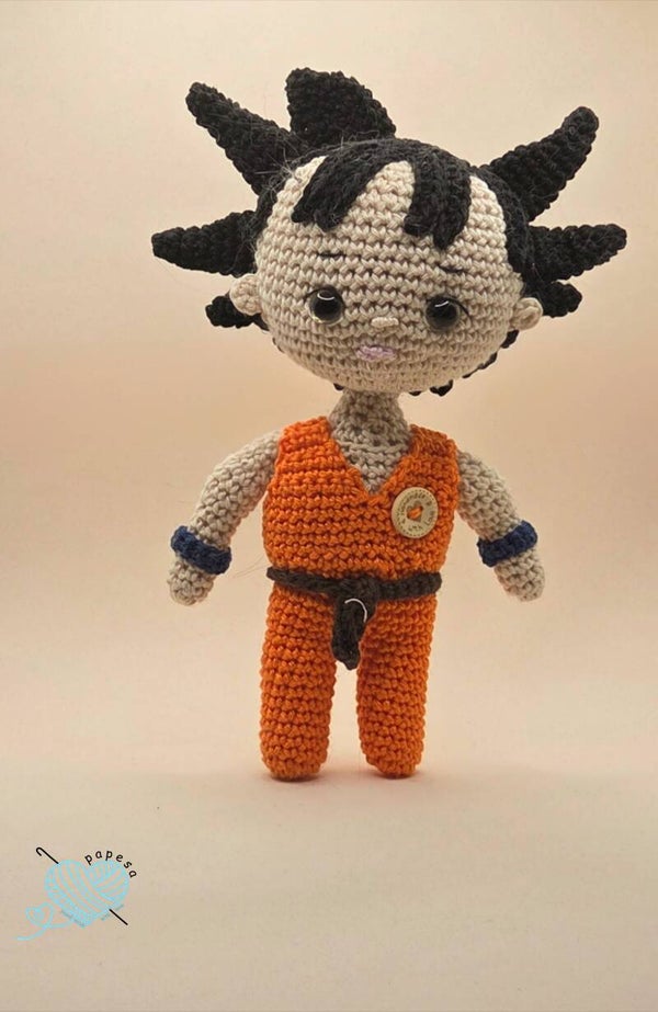 Amigurumi Anime Kämpfer – handgehäkelt aus Baumwolle, niedliche Figur inspiriert von Anime, Geschenk für Kinder & Fans, personalisierbar