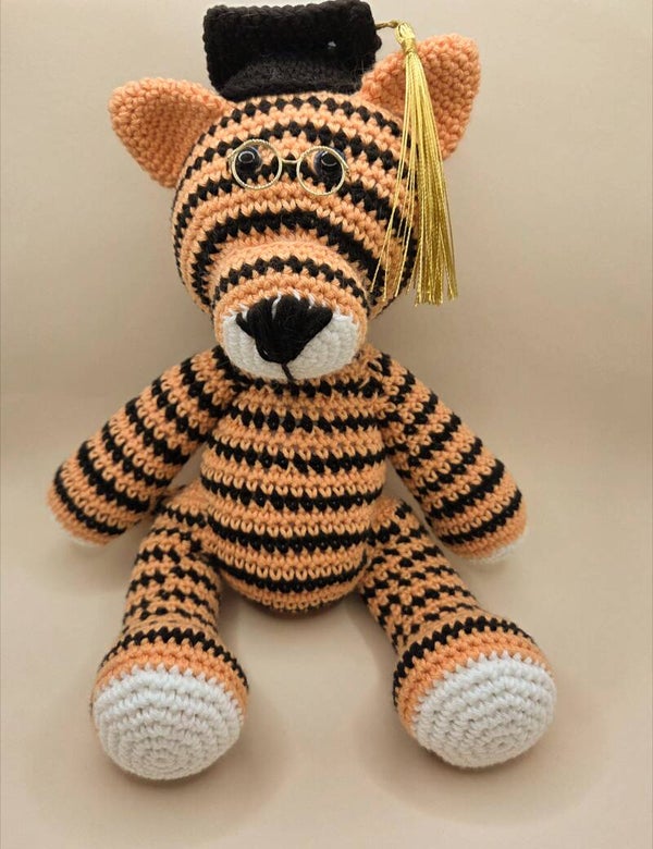 Amigurumi Tiger Tasso gehäkelt aus Baumwolle, handmade Geschenk und Dekoration, ca. 28 cm Kuscheltier