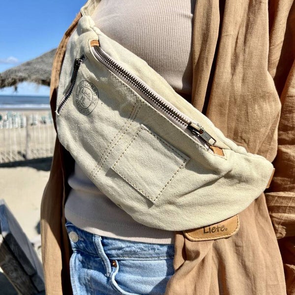 -40%, Bumbag