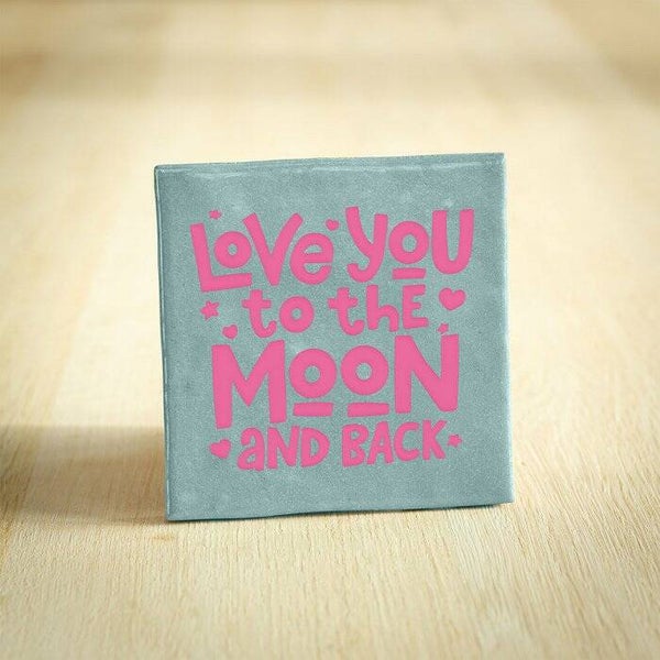 -70%, Tegeltje - Love You To The Moon And Back | Lichtblauw & Roze | 10x10cm