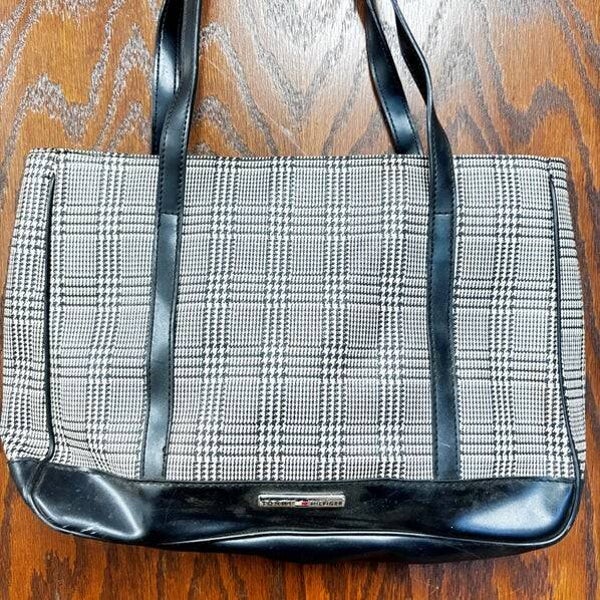 Tommy Hilfiger Purse