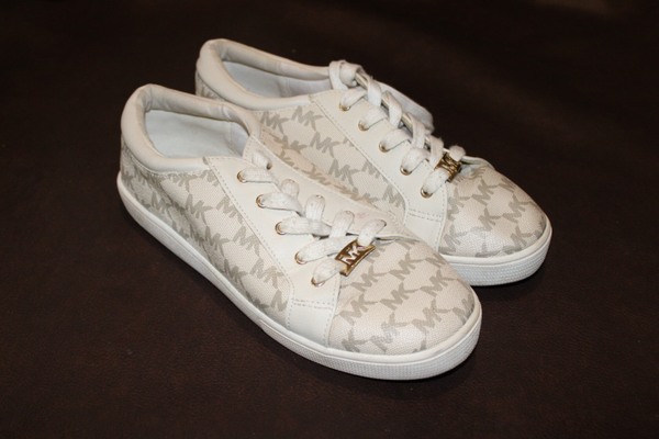 Women's Tennis Shoe