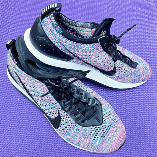 Ladies Tennis Shoe