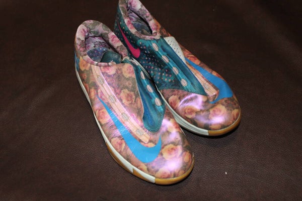 Women's Nike Shoe