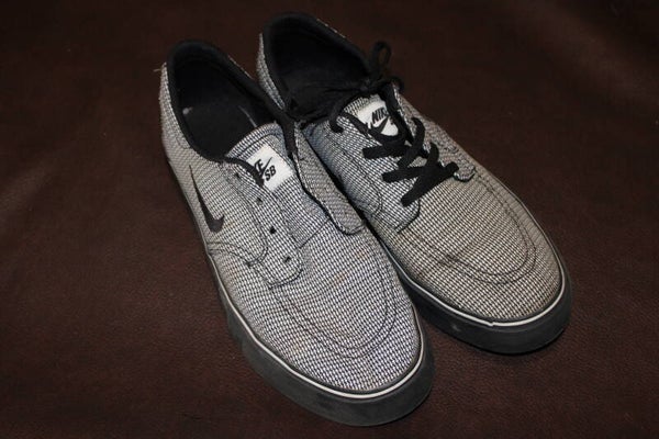 Women's Tennis Shoe