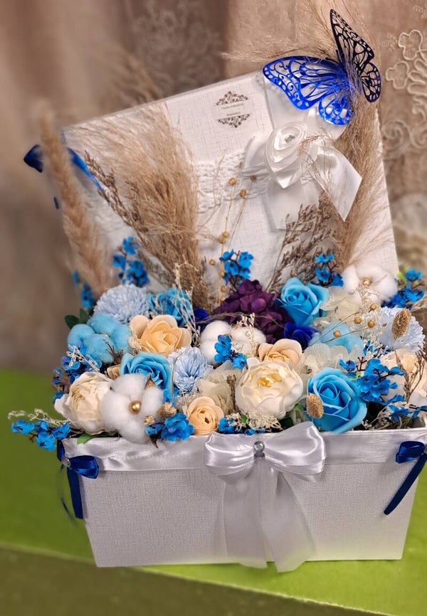 Seifenrosen mit Baumwollblütenbox