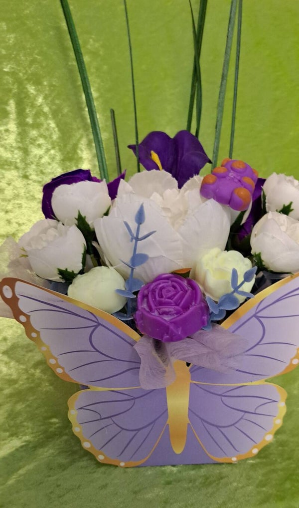 Seifenrosen mit Kerzenrosen kombiniert