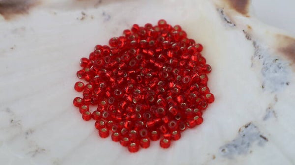Seedbeads 8/0 Silverlined Flamed Red 0043
