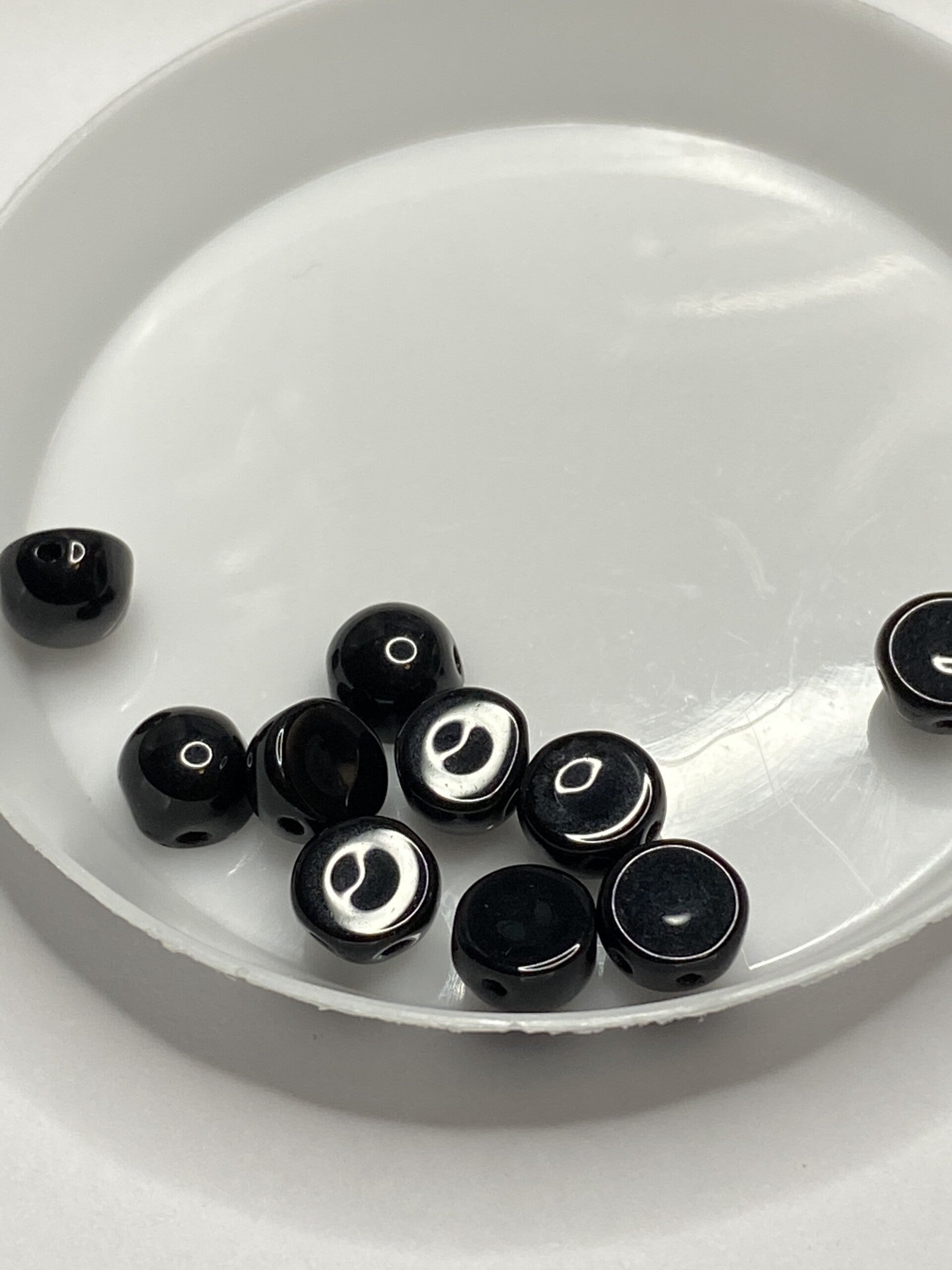 2 hole Cabochon 6mm Jet