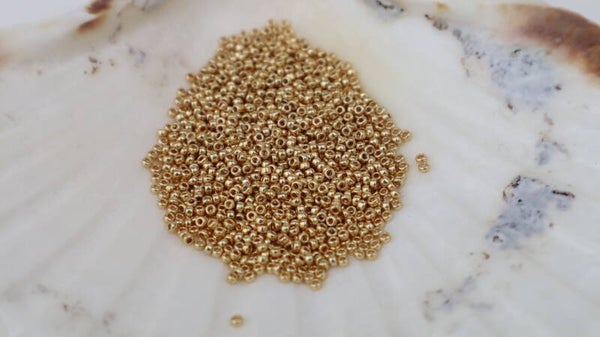 Seedbeads 15/0 Galvanized Dark Yellow Gold 1052