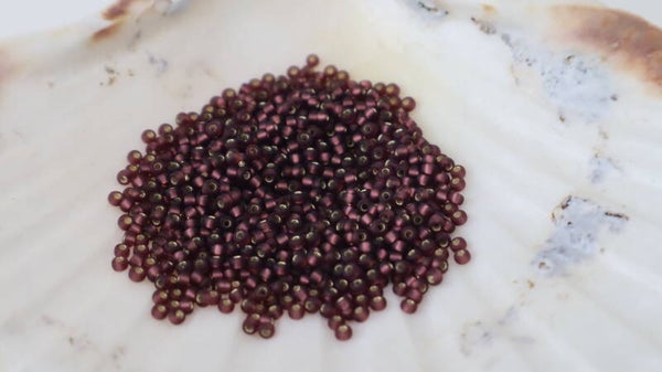 Seedbeads 15/0 Silverlined Mat Dark Smoky Amethyst  013F