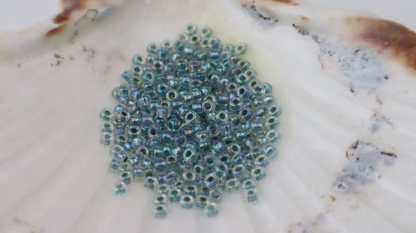 Seedbeads 8/0 Lined Light Seafoam AB 263