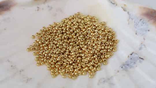 Seedbeads 15/0 Galvanized Gold 4202