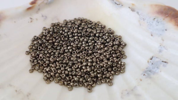Seedbeads 11/0 DC Pewter 4222