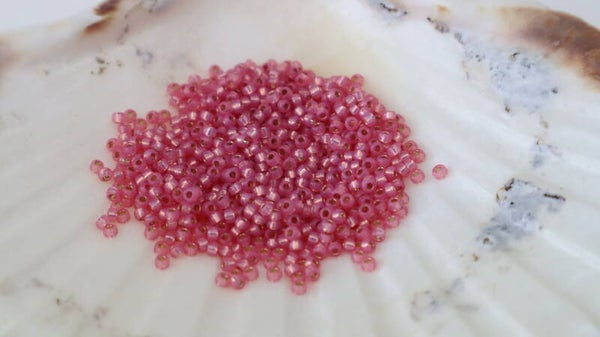 Seedbeads 8/0 Silver Lined Dyed Light Pink 4237