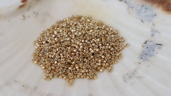 Delica 11/0 Galvanized Champagne 0433
