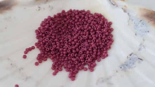 Seedbeads 11/0 Dyed Opaque Pansy 4468