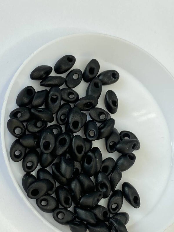 Long Magatama 4x7mm Mat Black