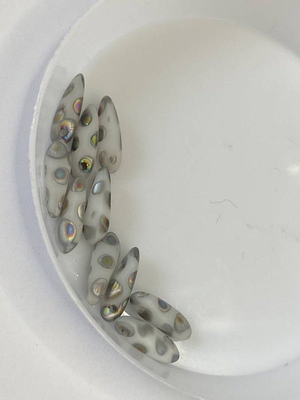 1 hole Mini Dagger 3x11 White Dots