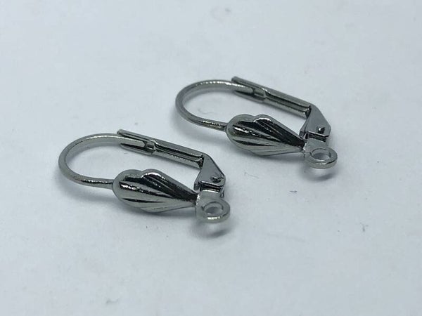 Earwire with leaf Silver Tone