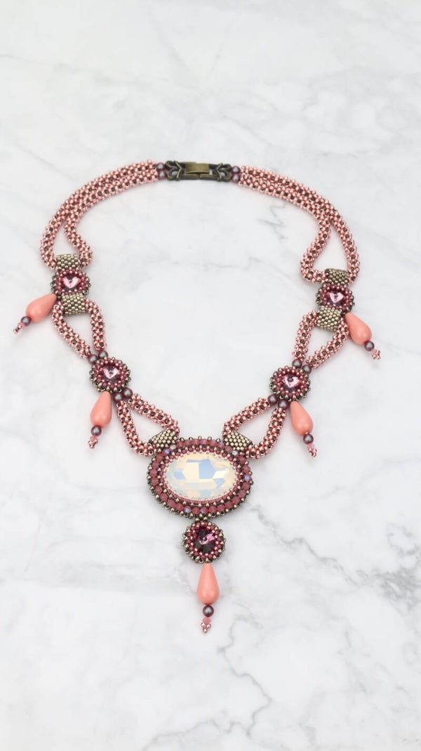 Naya Necklace pattern in English