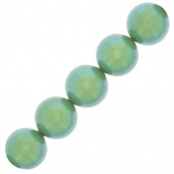 Preciosa Round Maxima 4mm Pearlescent Green