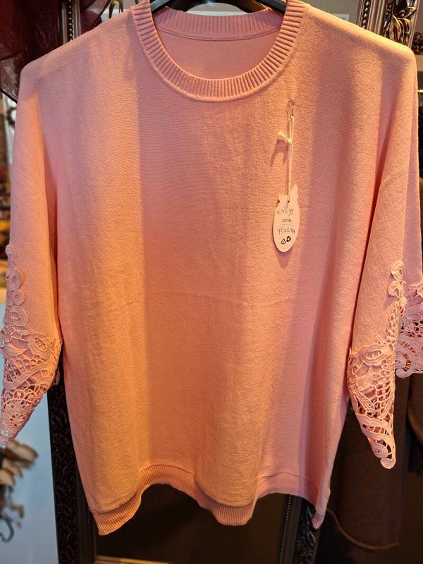 Truitje roze met bewerkte mouw 1637