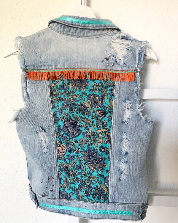 Up-cycled turqouise spijkergilet